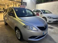 Usata Lancia Ypsilon Gold 69 CV (50 kW) 2016 Argento Utilitaria