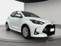 Usata Toyota Yaris Active 72 CV (52 kW) 2022 Bianco Utilitaria