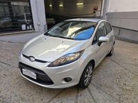 Usata Ford Fiesta 97 CV (71 kW) 2010 Grigio Berlina