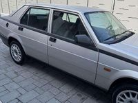 Usata Alfa Romeo 75 110 CV (80 kW) 1989 Argento Berlina