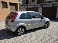 Usata Ford Fiesta Ghia 75 CV (55 kW) 2007 Utilitaria