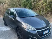 Usata Peugeot 208 68 CV (50 kW) 2015 Grigio Utilitaria