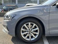Usata VW Passat Business 122 CV (89 kW) 2023 Moonstone grey Station wagon