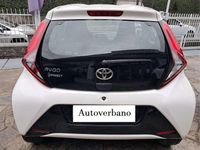 Usata Toyota Aygo Cool 72 CV (52 kW) 2021 Bianco Utilitaria