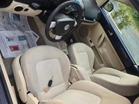 Usata VW New Beetle 105 CV (77 kW) 2005 Blu Utilitaria