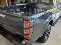 Nuova Isuzu D-Max 164 CV (120 kW) 2026 Obsidian gray mica Pick-up