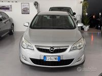 Usata Opel Astra Cosmo 110 CV (80 kW) 2011 Grigio Berlina