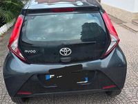 Usata Toyota Aygo 72 CV (52 kW) 2019 Grigio Utilitaria