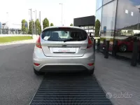 Usata Ford Fiesta Business Edition 71 CV (52 kW) 2012 Argento Berlina