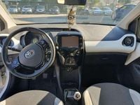 Usata Toyota Aygo X-clusiv 69 CV (50 kW) 2015 Bianco Utilitaria