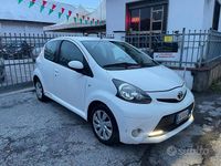 Usata Toyota Aygo Connect Style 68 CV (50 kW) 2014 Bianco Utilitaria
