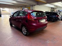 Usata Ford Fiesta 82 CV (60 kW) 2010 Grigio Utilitaria