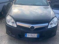 Usata Opel Tigra Edition 69 CV (50 kW) 2005 Nero Station wagon