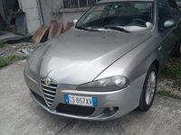 Begagnad Alfa Romeo 147 149 HK (109 kW) 2005 Silver Halvkombi
