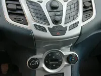 Usata Ford Fiesta 70 CV (51 kW) 2010 Bianco Berlina