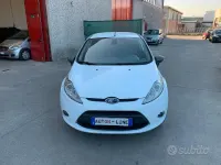 Usado Ford Fiesta 90 HP (66 kW) 2010 Branco Sedan