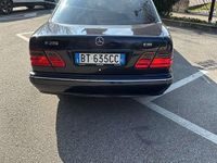 Usata Mercedes E270 Avantgarde 170 CV (125 kW) 2001 Berlina
