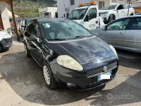 Gebraucht Fiat Grande Punto 77 PS (56 kW) 2010 Schwarz Kleinwagen
