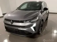 Usata Renault Captur Techno 120 CV (88 kW) 2025 Grigio SUV