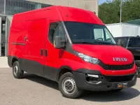 Usata Iveco Daily 106 CV (77 kW) 2015 Rosso Furgone