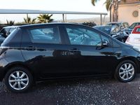 Usata Toyota Yaris Hybrid Lounge 74 CV (54 kW) 2013 Nero Berlina