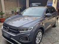 Usata VW T-Roc Edition 116 CV (85 kW) 2024 Grigio SUV