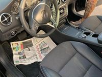 Usata Mercedes A180 109 CV (80 kW) 2014 Nero Utilitaria