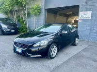 Usata Volvo V40 Kinetic 120 CV (88 kW) 2016 Nero Berlina