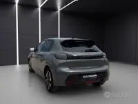 Usata Peugeot 208 Allure 101 CV (74 kW) 2025 Grigio Utilitaria