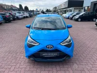 Usata Toyota Aygo Connect Style 72 CV (52 kW) 2020 Blu Utilitaria