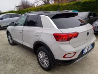 Usata VW T-Roc Life 110 CV (80 kW) 2024 Beige SUV