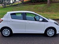 Usata Toyota Yaris Hybrid 73 CV (53 kW) 2019 Nero Berlina