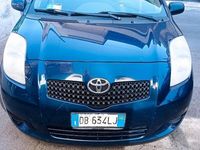 Usata Toyota Yaris 90 CV (66 kW) 2006 Blu Utilitaria