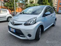 Usata Toyota Aygo 68 CV (50 kW) 2012 Grigio Utilitaria