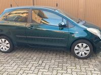 Usata Toyota Yaris 69 CV (50 kW) 2006 Verde Utilitaria