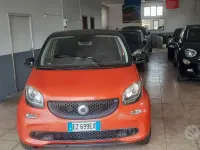 Usata Smart ForFour 71 CV (52 kW) 2015 Arancione Utilitaria