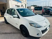 Usata Renault Clio II Dynamique 85 CV (62 kW) 2010 Bianco Berlina
