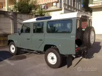 Usata Land Rover Defender 122 CV (89 kW) 2009 Verde Station wagon