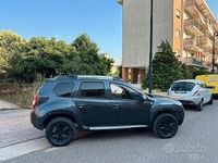 Usata Dacia Duster Lauréate 110 CV (80 kW) 2017 Grigio SUV