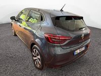 Begagnad Renault Clio V Zen 140 HK (102 kW) 2023 Grå Halvkombi