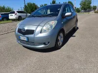 Usata Toyota Yaris Sol 90 CV (66 kW) 2006 Grigio Berlina
