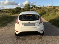 Usata Ford Fiesta 75 CV (55 kW) 2016 Bianco Utilitaria