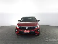 Usata VW Taigo R-line 110 CV (80 kW) 2024 Kings red con tetto nero pastello SUV