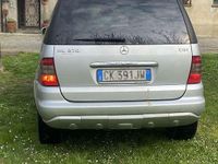Usado Mercedes ML270 Classic 163 CV (119 kW) 2004 Gris SUV