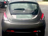 Usata Lancia Ypsilon Silver 69 CV (50 kW) 2022 Grigio Utilitaria
