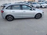 Usata Mercedes B180 AMG Line Premium 116 CV (85 kW) 2023 Grigio Monovolume