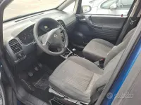 Usata Opel Zafira 97 CV (71 kW) 2005 Monovolume