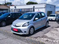 Usata Toyota Aygo Connect Style 68 CV (50 kW) 2014 Argento Utilitaria