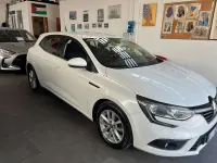 Usata Renault Mégane IV Intens 110 CV (80 kW) 2017 Bianco Berlina