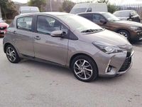 Usata Toyota Yaris Hybrid Active 73 CV (53 kW) 2017 Grigio Berlina